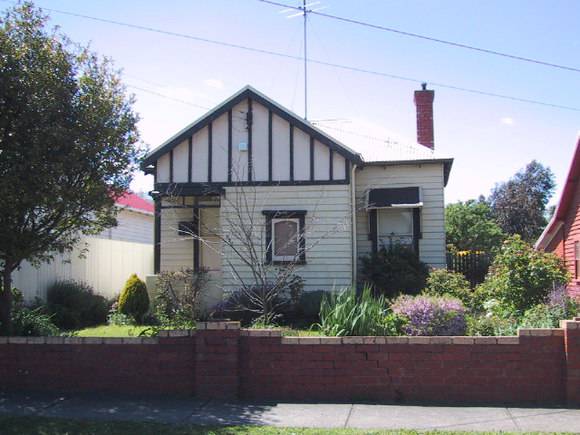 407 Ripon Street South