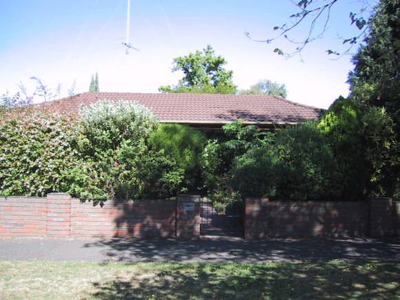 210 Raglan Street South