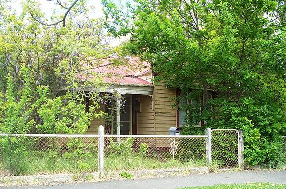 504 Armstrong Street North
