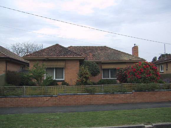 606 Ripon Street South