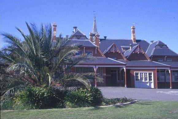 h01622 primary school no 4 barnett st avoca west view 