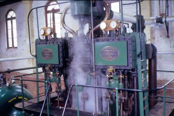 h00548 psyche bend pumping station psyche bend mildura engine room close up she project 2003
