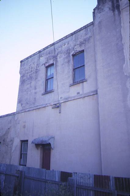 former es&a bank clunes back windows