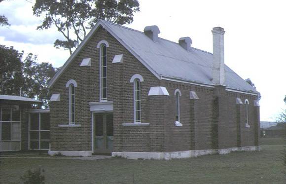 h00599 st marks anglican church cnr albert   hood streets rosedale church hall sep1983