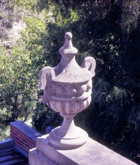 h01774 terrace houses clarke street northcote rear urn she project 2004