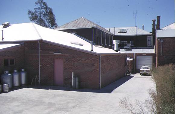 club hotel clunes rear view feb1991