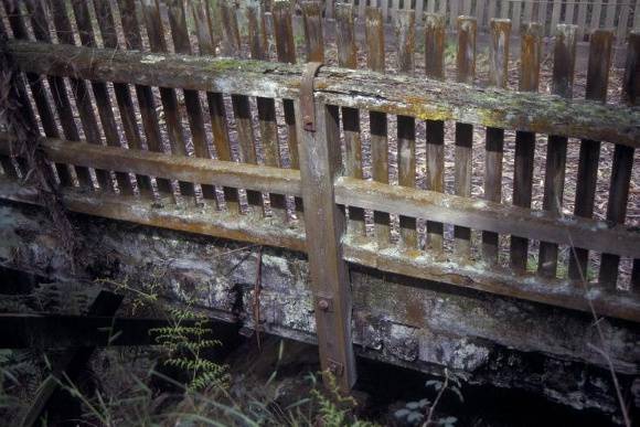 h01995 timber bridge bloomfield road crossover handrail she project 2003