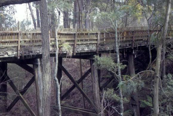 h01995 timber bridge bloomfield road crossover view of bridge she project 2003