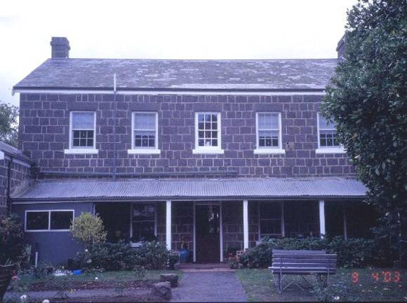 h01387 timboon house old geelong road camperdown back of house she project 2003