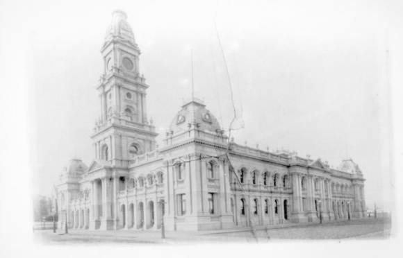Collingwood Town Hall Exterior 1887.jpg