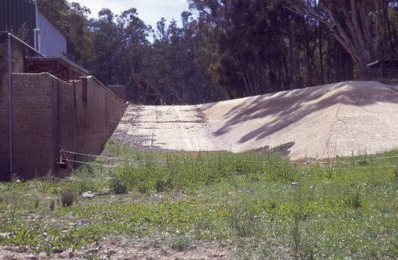 h00993 torrumbarry weir lock chamber steam boiler and  steam winch complex torrumbarry trestle runway ramp she project 2004