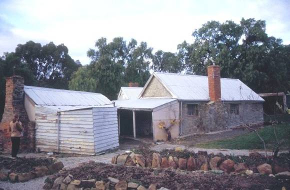 h01838 1 tutes cottage greenhill road castlemaine front elevation she project 2003