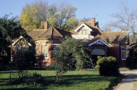 h00521 1 warra murdoch rd wangaratta front view she project 2003