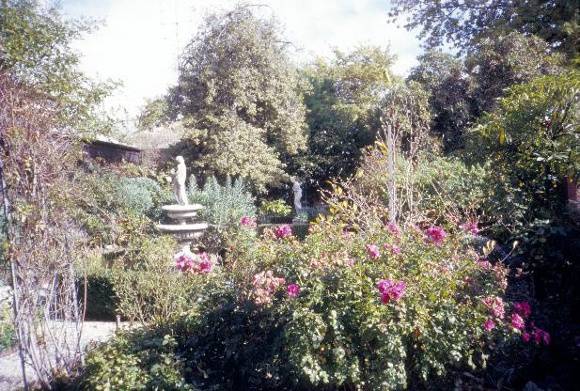 h01168 yarrowee hall darling street ballarat front garden she project 2003