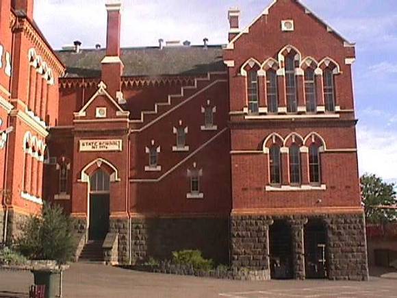 h01642 camp hill central school no 1976 gaol road rosalind park bendigo close up she project 2004