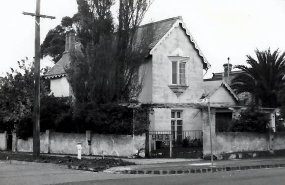 B4557 Whitby House 