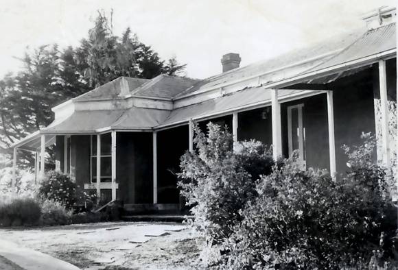 B1742 Wentworh House 22 Le Cateau St Pascoe Vale South