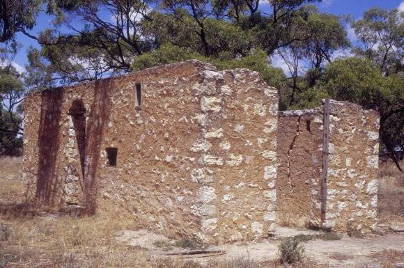 h01959 stasinowskys lime kiln chain road pella side view she project 2004