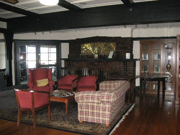Barwon_Heads_Golf_Club_June_2010 main lounge.jpg