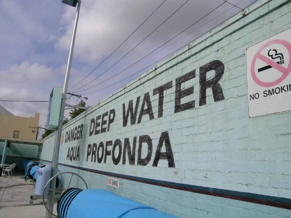 'Aqua Profonda' sign