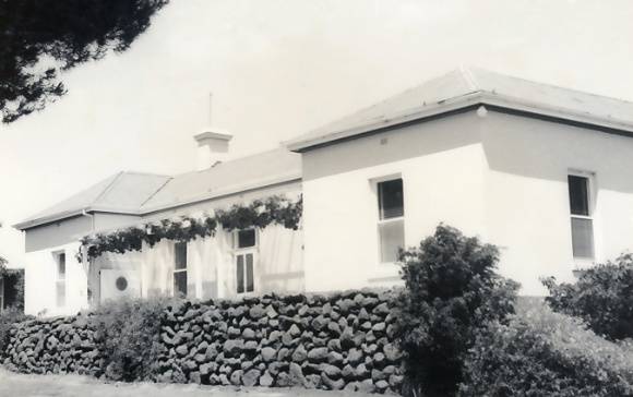 B1524 Mt Derrimut Homestead Deer Park