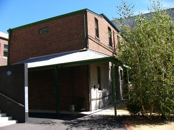h01019 gordon technical college fenwick street geelong bldgf2 plumbing carpentry art modelling she project 2004