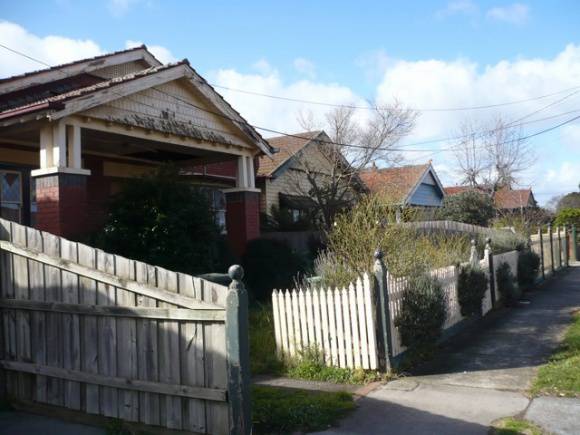 QUEEN ST NTH SIDE LOOKING EAST