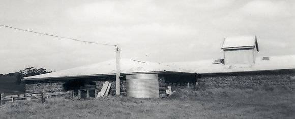 B2868 Clunie Homestead Woolshed & Stables Harrow