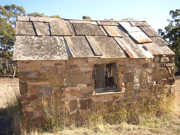 h01743 stone cottages blakeley road barkers creek cottage one side view she project 2004