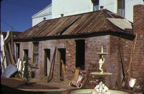 1 former cbc bank camp street beechworth servant's quarters