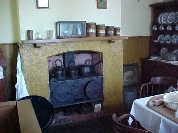 h01520 lady bay lighthouse complex kitchen jun04 pm1