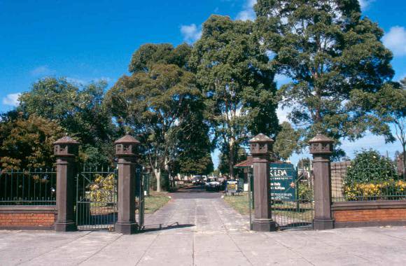 h01081 st kilda cemtery entrance