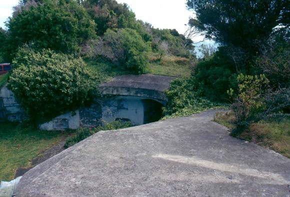 h01090 fort franklin portsea gun emplacement 01 0903 mz