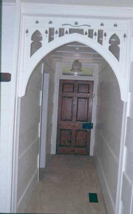 h02071 h2071 former portland inn passageway july 2004