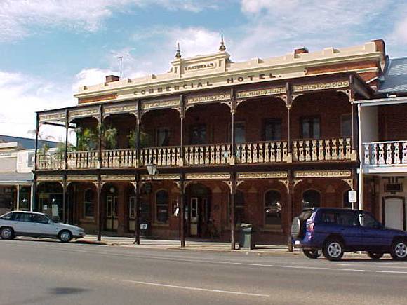 1 tanswells commercial hotel ford street beechworth