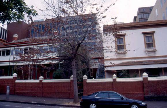 h01062 1 mary mckillop exterior sept04