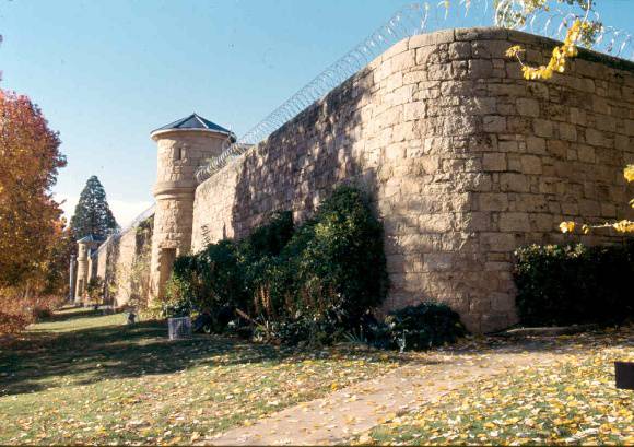 h01549 h m prison william street beechworth south west corner june2004 