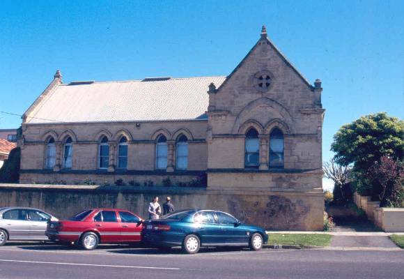 h02076 1 ellerslie college warrnambool front facade 02 oct2004 mz