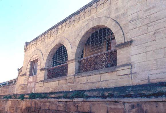 h02076 ellerslie college warrnambool side  wall oct2004 mz