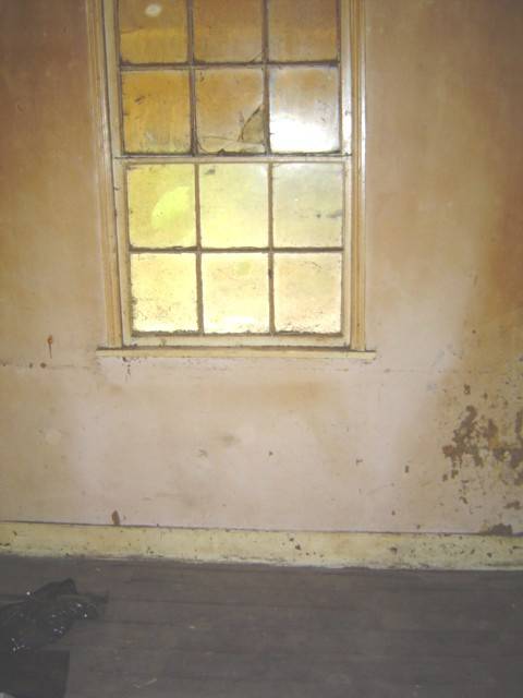 h02078 14 william st port fairy oct south east front room window 2004