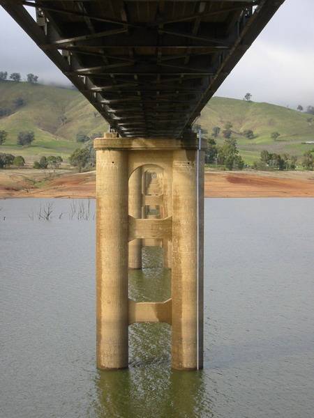h00989 bethanga bridge bellbridge pylons 02 jun20044 mz