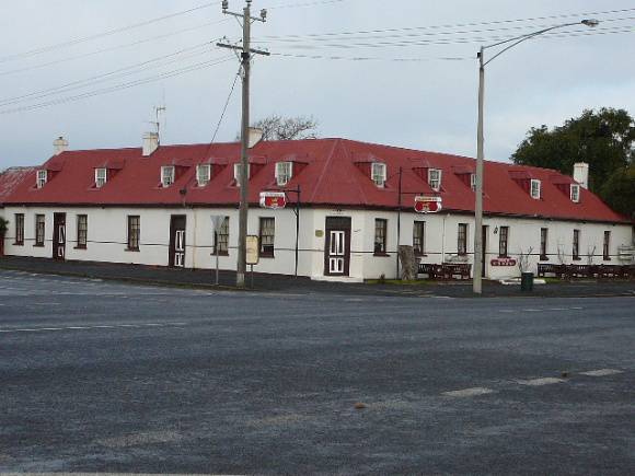 B0763 Caledonian Hotel