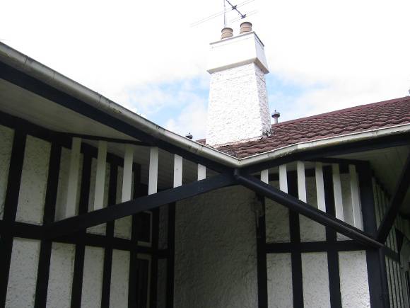 h01009 desbrowe annear house 38 the eyrie eaglemont entry eaves feb mz
