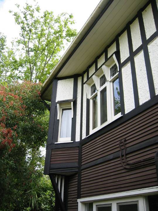 h01009 desbrowe annear house 38 the eyrie eaglemont bay window feb mz