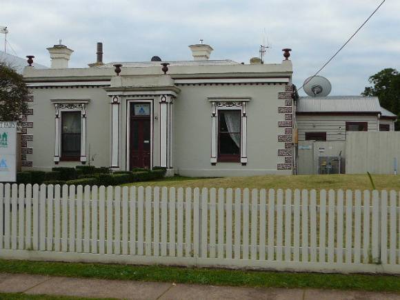 Emoh/ Youth Hostel Association