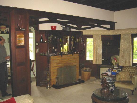 h01009 desbrowe annear house 38 the eyrie eaglemont livimg room mantle feb mz