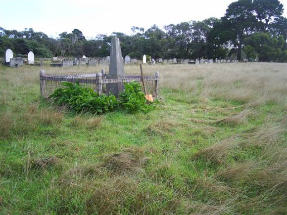 Dutton Snell Davis memorials from south east 