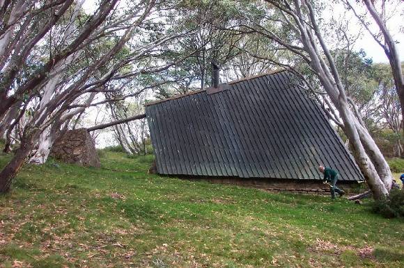 h00046 gantner hut side view feb2005 as 003