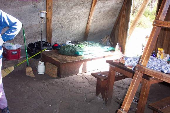h00046 gantner hut solid furniture woodbox as bed feb2005 as 009