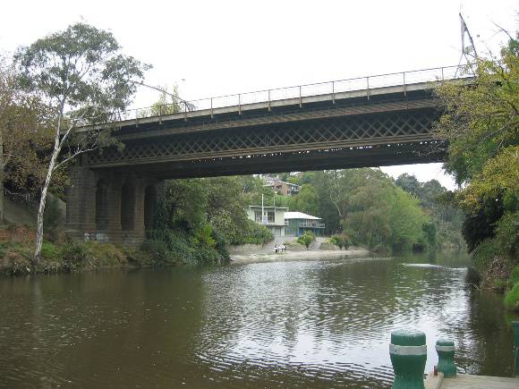 h00050 1 hawthorn bridge may 05